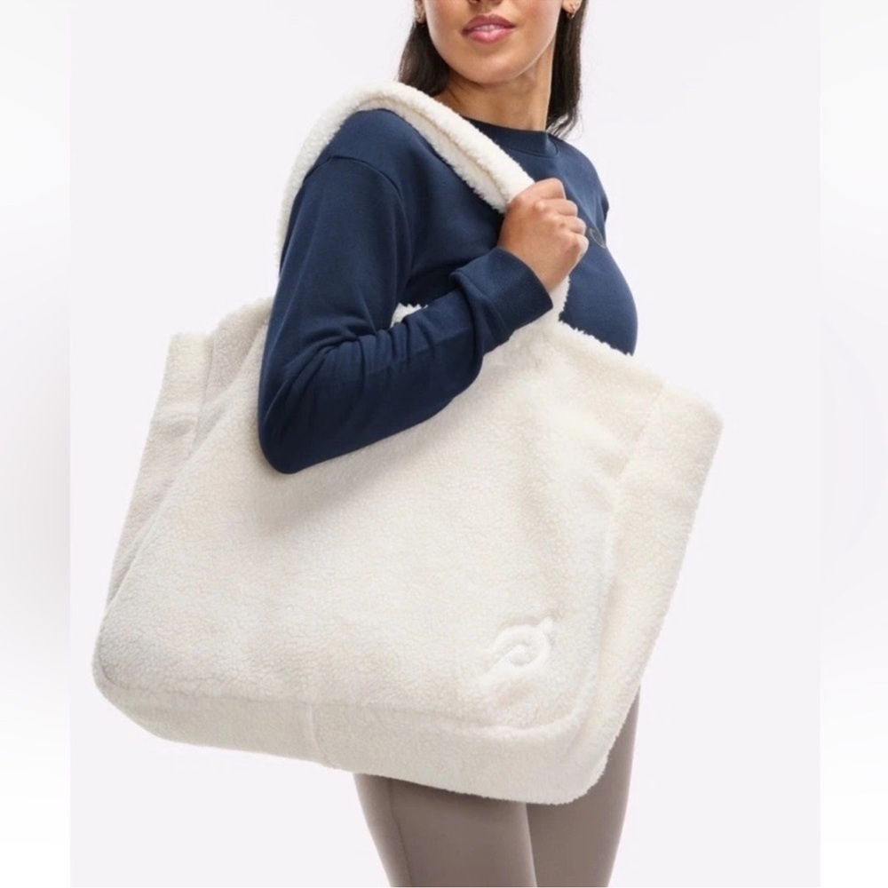 Peloton Oversized Sherpa Tote Bag in Ivory XLarge NWT!